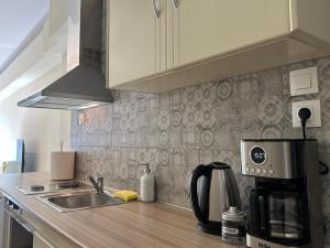 Plaka Suite Next to Acropolis by Zeus Suites