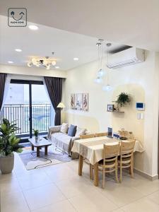 2-bedroom apartment with excellent service at The Glory!