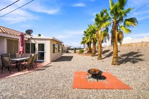 Sunshine & Palms-Dog Friendly-Side Parking