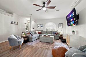 Sunshine & Palms-Dog Friendly-Side Parking