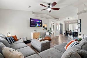 Sunshine & Palms-Dog Friendly-Side Parking