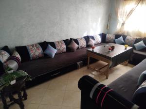 Spacious 2-Bedroom Apartment Near the Beach with Free Parking