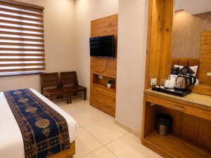 Hotel Golden Heaven Inn, Amritsar-Near Golden Temple