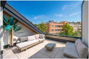 Beautiful new rooftop Loft -15 min to Octoberfest