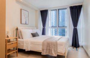 16th floor Uptown Parksuites Tower 1