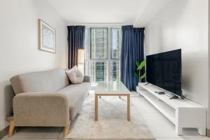 16th floor Uptown Parksuites Tower 1