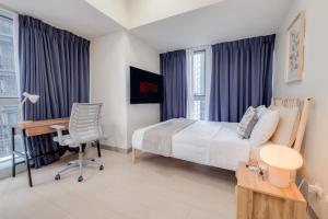 16th floor Uptown Parksuites Tower 1
