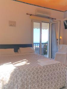 Life is Suite KORIFI-Adults Olny
