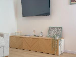NEW In the Heart of Numana, 2 Bedrooms - AC by Host Hero