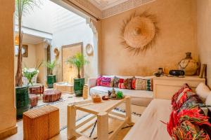 Riad Abyad Heated Jacuzzi & Free Breakfast