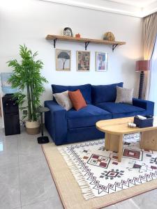 Elegant 1BR with Pool & Gym Near Junction Mall
