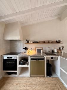 1515 - Design Apartment near the Sea