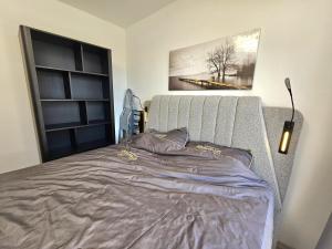 Luxury Designer Apartment Walk to Sea Garden&Beach