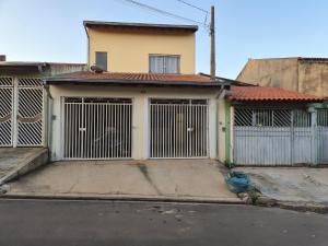 Casa com 2 quartos e ar-condicionado