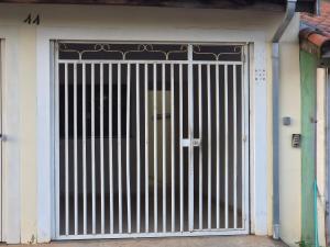 Casa com 2 quartos e ar-condicionado