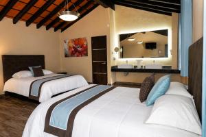 Cabañas Bernal & Hotel & Suites