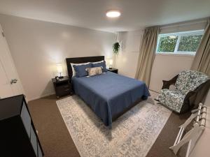 Barrel N Blue - Cozy Suite Near Downtown Lake
