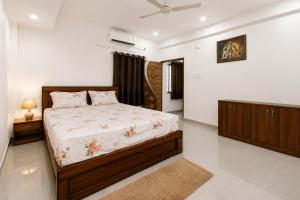 Brand New Spacious 2bhk apartment in Tirupati center of the city - 402