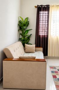 206 - Stylish 2BHK by Everloft - Balcony & Comfort