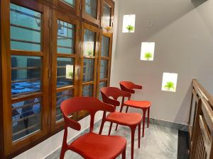 VAR- Bamboo Haus 1- AC 2 Rooms, 7 min walk beach