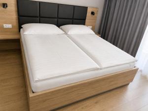 8-Apartmán s terasou nad mestom - Atrium living