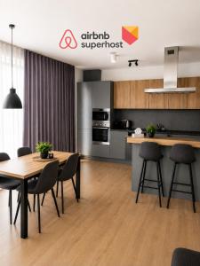 8-Apartmán s terasou nad mestom - Atrium living