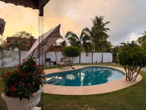 Cs white house negombo