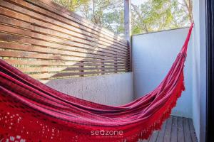 Apto. c Varanda e Vista Piscina em Cond. ACD0006
