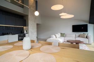 Strome Zbocze Apartament by Modern Living