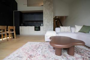Strome Zbocze Apartament by Modern Living