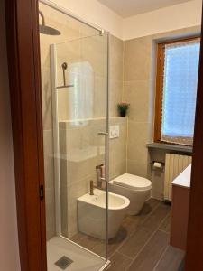 I colori dell alba al mare