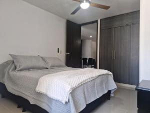Home Gonzalez 603 WAIWA HOST