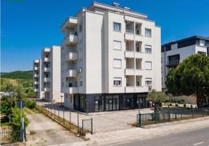 Todhe Apartment - Gjiri Lalezit 500m from the beach