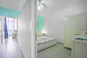 Riva Di Mare Apartment with Balcony Near The Sea - Happy Rentals