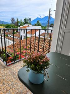 Estudio Queen con parqueo por Candelaria y vista espectacular a volcanes