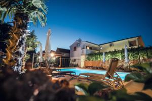 Filipovic Apartments with Pool