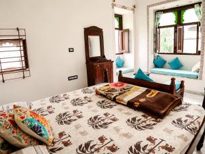 Whereabout Hostel Udaipur-Panoramic Lake Views & Rooftop Cafe