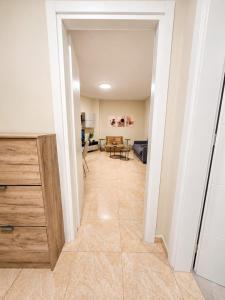Jonelas apartment