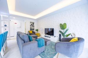 Funchal Center with Sea Views & Free Parking by YOUR KEY MADEIRA