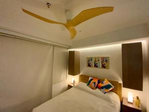 Moderno apartasuite con vista al mar