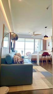 Moderno apartasuite con vista al mar