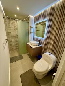 Moderno apartasuite con vista al mar