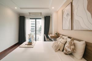 Hanoi Lux Lakeside Hotel and Apartment