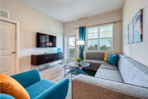 VCR4-408 3BR condo w Resort Access near universal