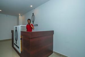 Hotel O Varcity Phi Premium Pavilion ,Above HDFC Bank ,Near Anjaneya Temple Madiwala, Hosur Main r