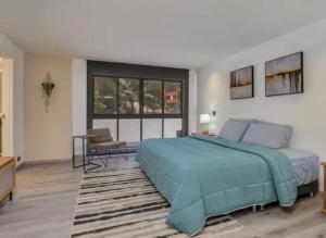 Apartamento con jacuzzi y discoteca, 3 habitaciones, poblado medellín