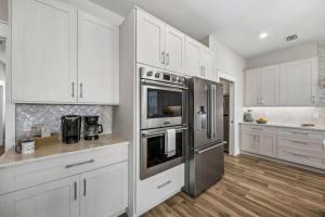 Driftwood Dunes - Oceanfront Beach House