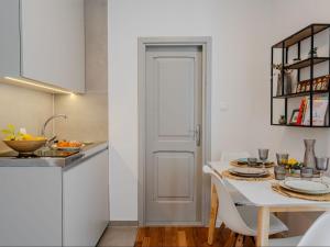 Apartments Nonna - Studio Apartment with Balcony