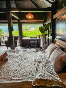 The Stilt House by Ha Giang Adventure - Hmong Room