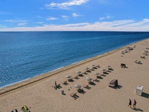 Ocean Front Penthouse 2BD 2 Balconies PH-2